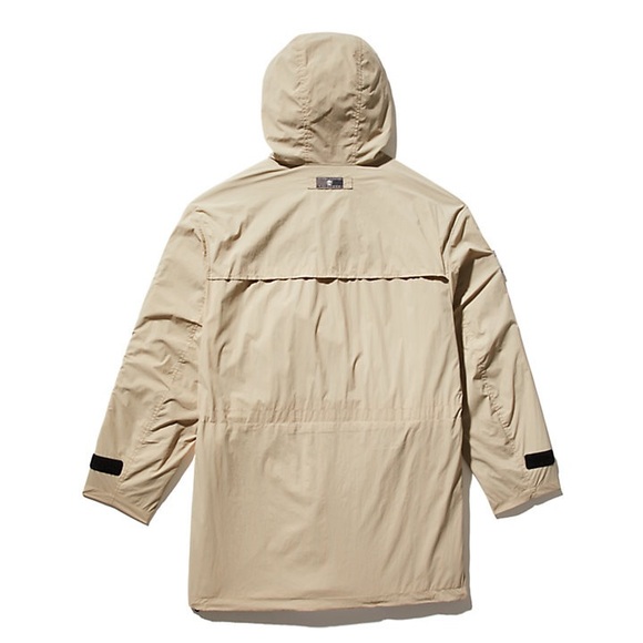 TOMMY HILFIGER X TIMBERLAND® RE-IMAGINED REVERSIBLE CARGO PARKA IN BEIGE - Picture 6 of 8